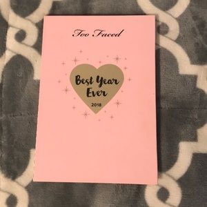 Too Faced Limited edition Christmas 2018 palette